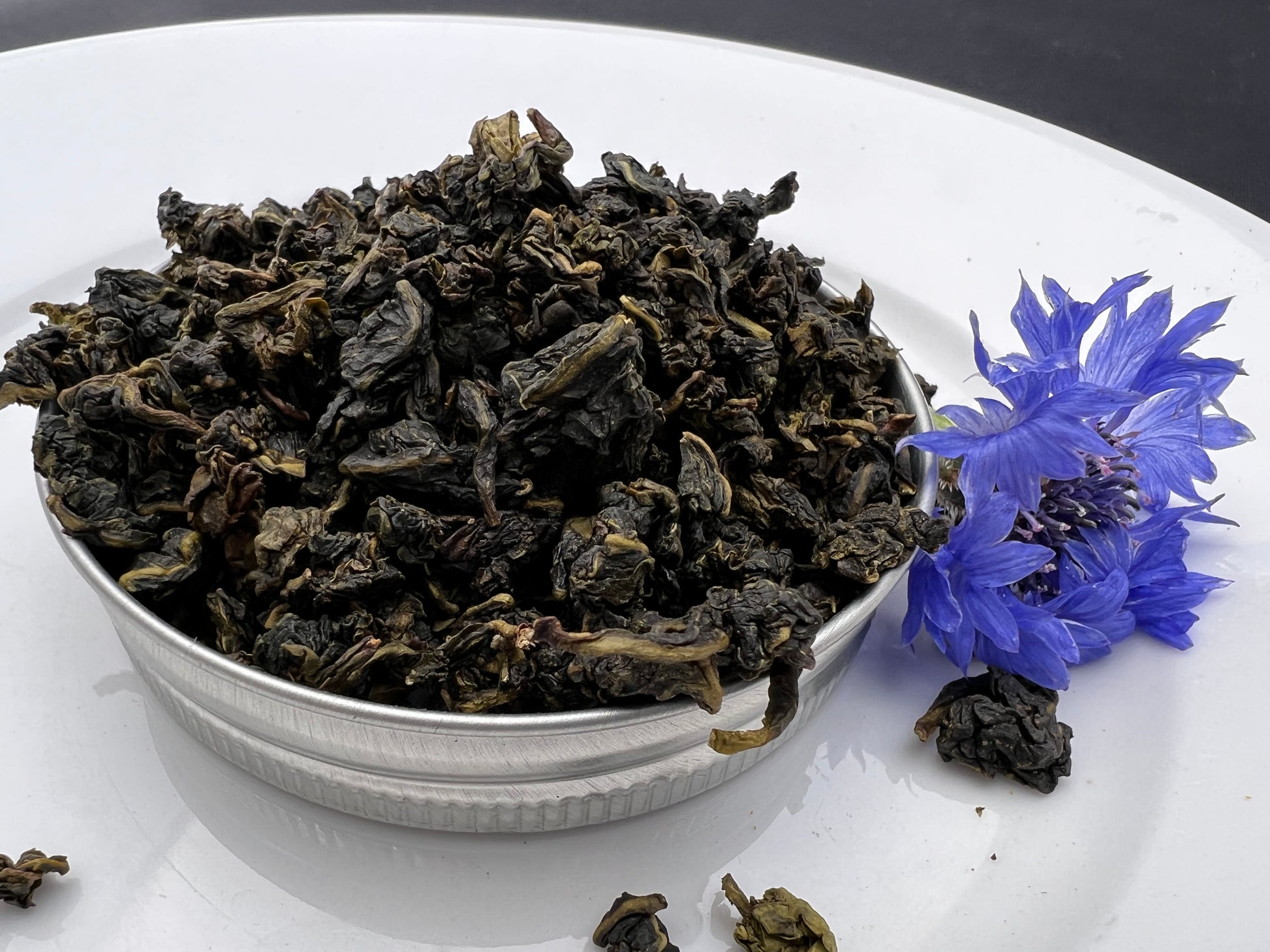 Creamy and smooth Milky Oolong tea for a satisfying tea experience.