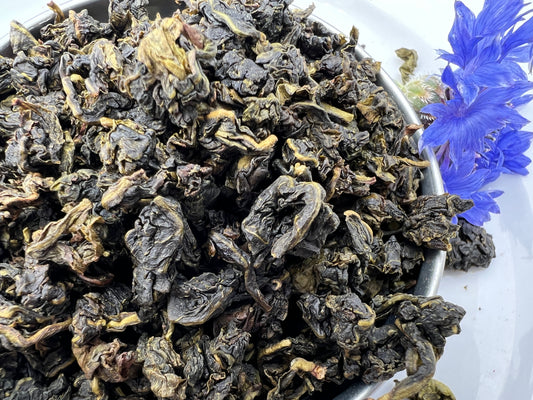 Fragrant Milky Oolong tea, perfect for cozy afternoons and evening relaxation.